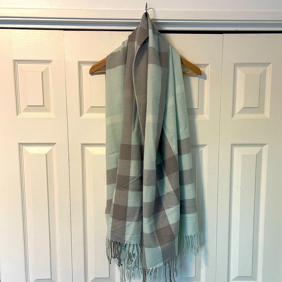 Grey and turquoise scarf - Picture 1 of 4